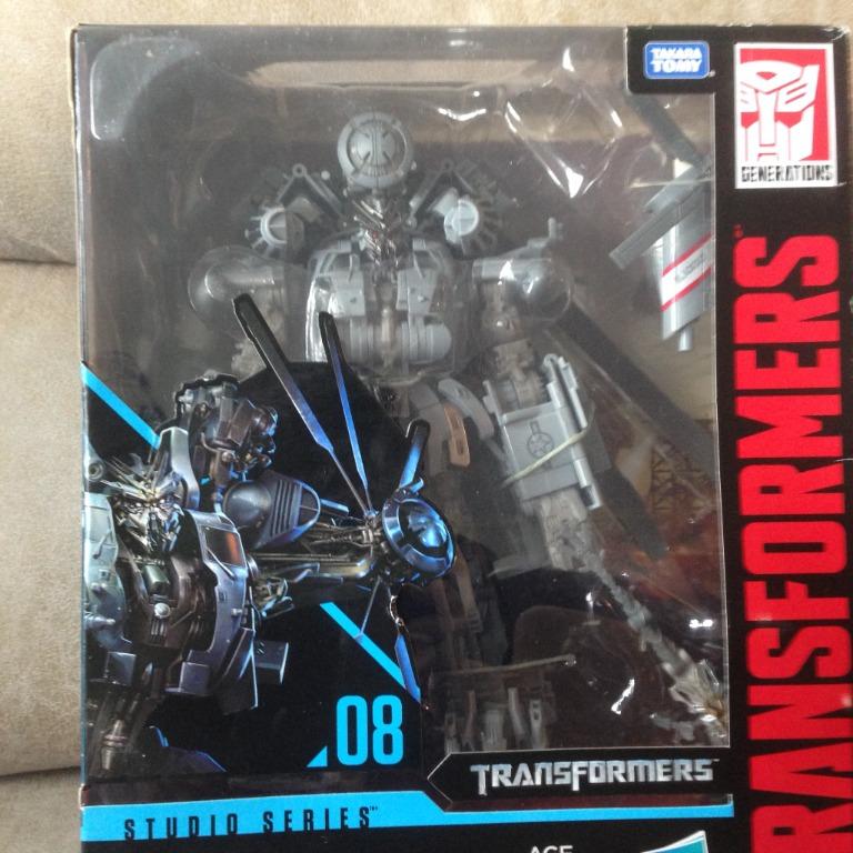 TRANSFORMERS Blackout SS08 Studio Series Leader Class DECEPTICON