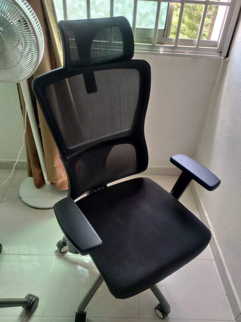 UMD Ergonomic Mesh Office Chair with Aluminium Leg and Enhanced Lumbar