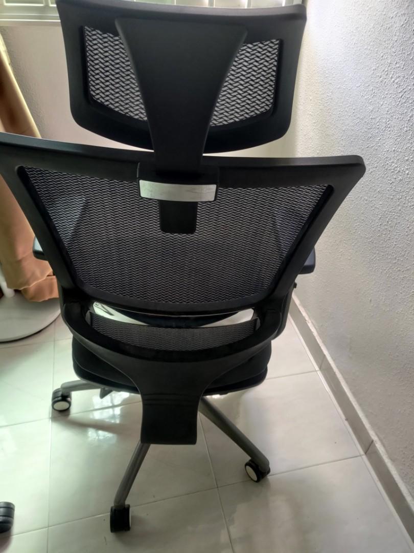 UMD Ergonomic Mesh Office Chair with Aluminium Leg and Enhanced Lumbar