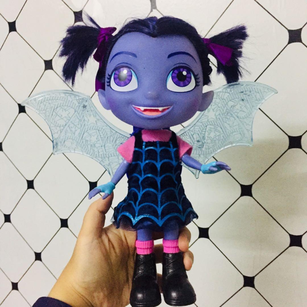 Vampirina doll shop