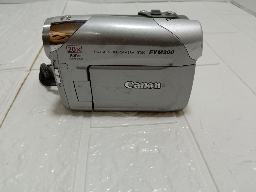 Vintage Canon fv m300, Photography, Video Cameras on Carousell