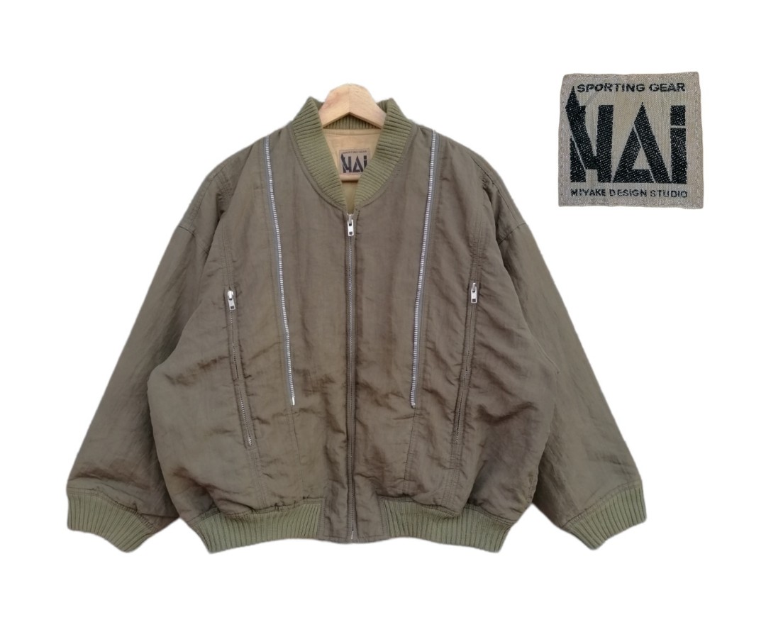 Vintage HAI SPORTING GEAR MIYAKE DESIGN STUDIO Bomber Jacket