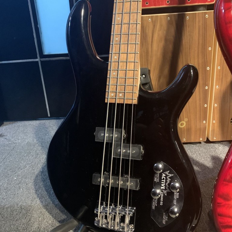 全新 韓國牌子Cort Action Plus Bass 低音電結他, 興趣及遊戲, 音樂、樂器 & 配件, 樂器 - Carousell