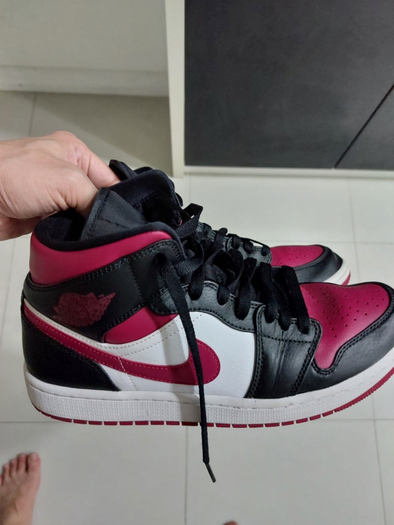 aj1 noble red mid