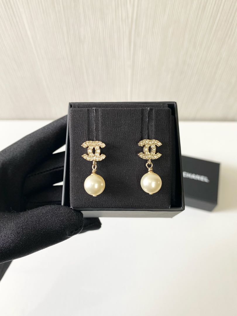 Chanel cc pearl earrings top