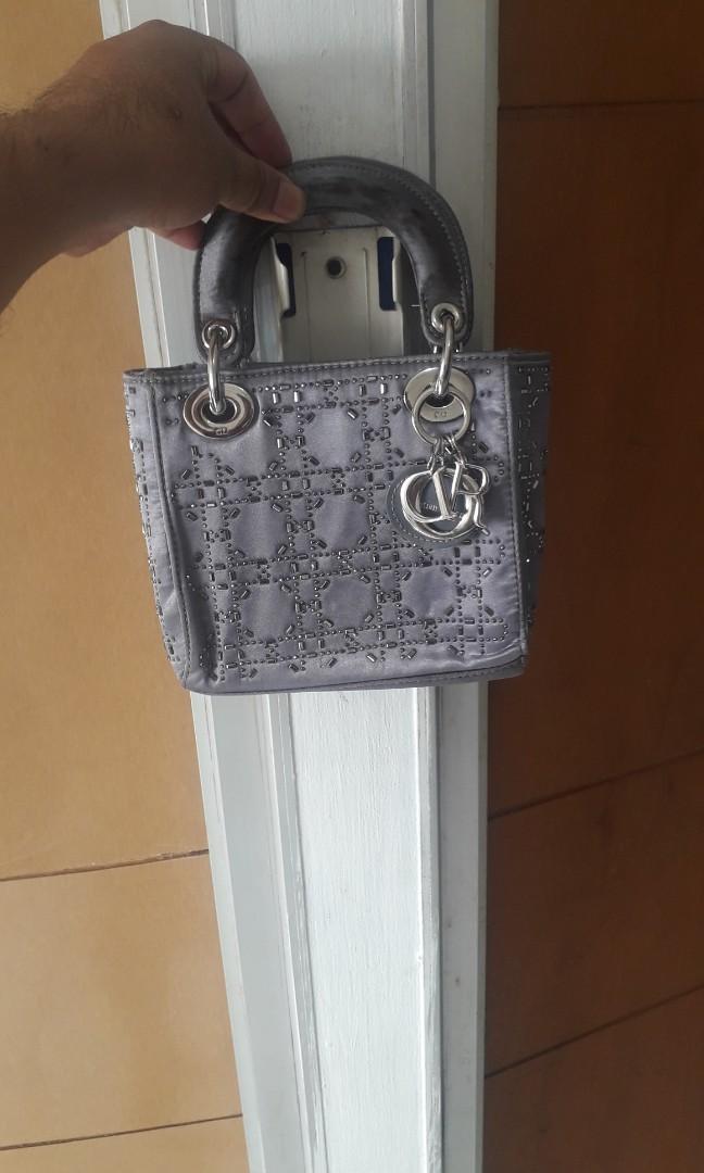 christian dior mini bahan sangat bagus headware halus kain lembut Fesyen Wanita Tas Dompet di Carousell
