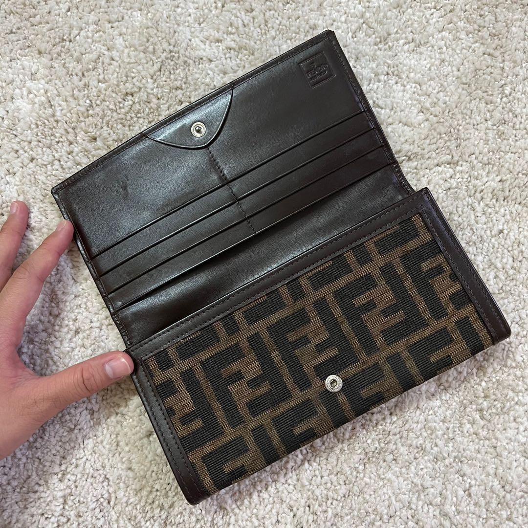 Fendi ff 2025 logo wallet