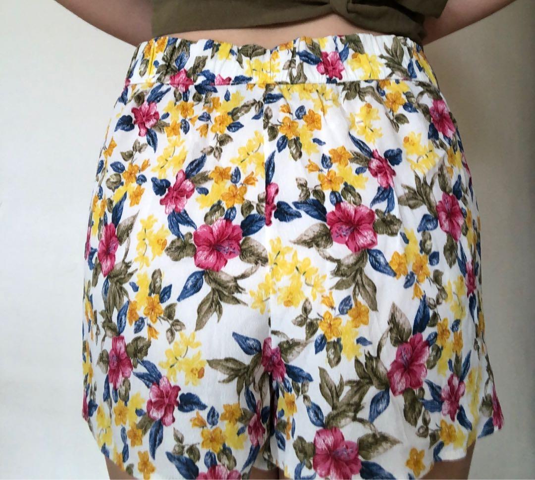 Floral Shorts pants zara, Fesyen Wanita 