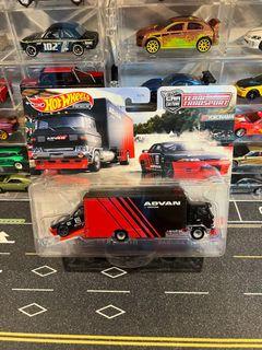 Hot wheels Team Transport Advan R32