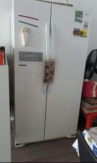 LG fridge (GS-B5281SW)