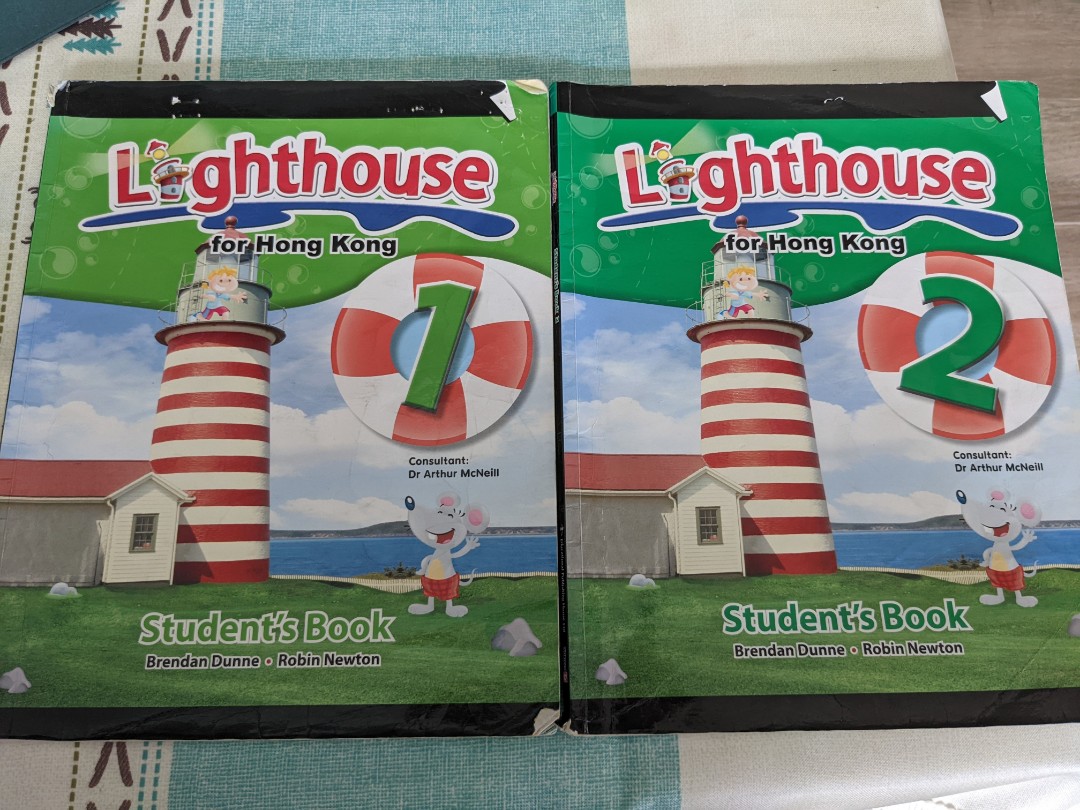 lighthouse English textbook 1,2, 興趣及遊戲, 書本 & 文具, 教科書 Carousell