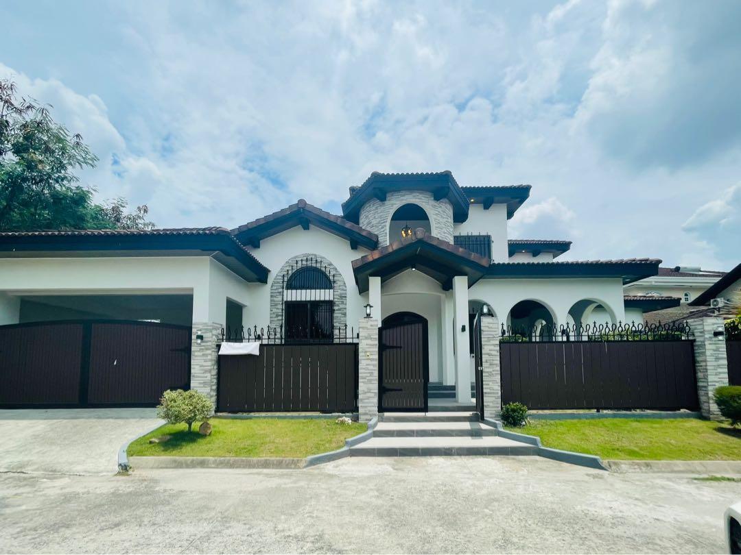 MEDITERRANEAN MANSION IN ANGELES CITY PAMPANGA NEAR CLARK AND ROCKWELL