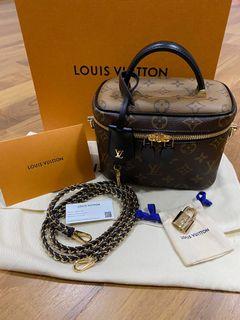 What's in Louis Vuitton Croisette with Zoomoni bag organizer 