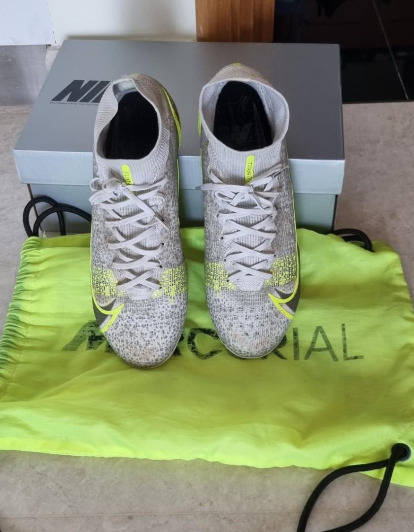 nike football cleats size 9.5