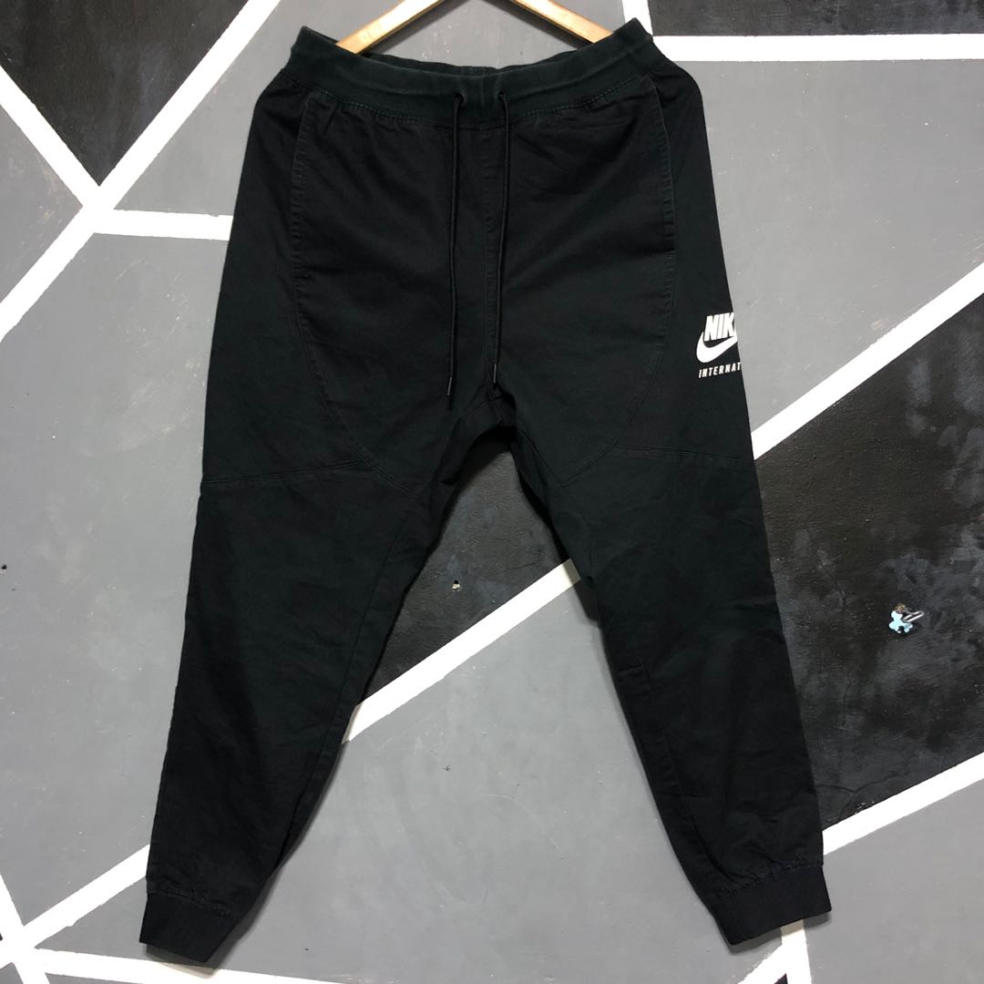 Nike international joggers discount
