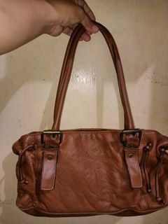 (Category: ) located in . Submitted by LoveBags (Listing ID 1161537454, Image 1). Description: .