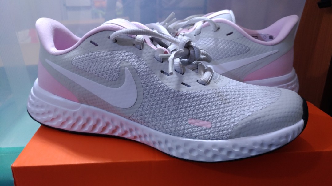 Original NIKE REVOLUTION 5, Women's Fashion, Footwear, Sneakers on Carousell