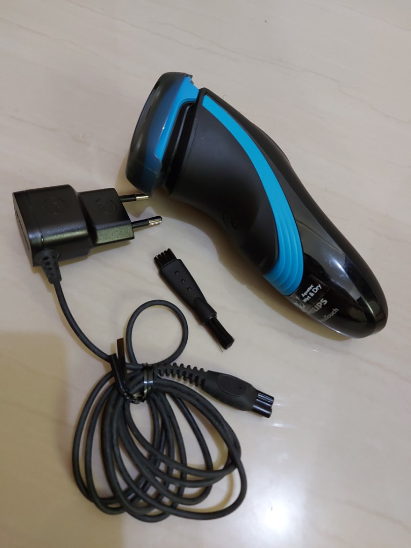 Philips razor, Beauty & Personal Care, Men's Grooming on Carousell