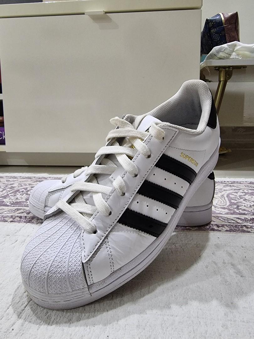 Adidas superstar top size 9
