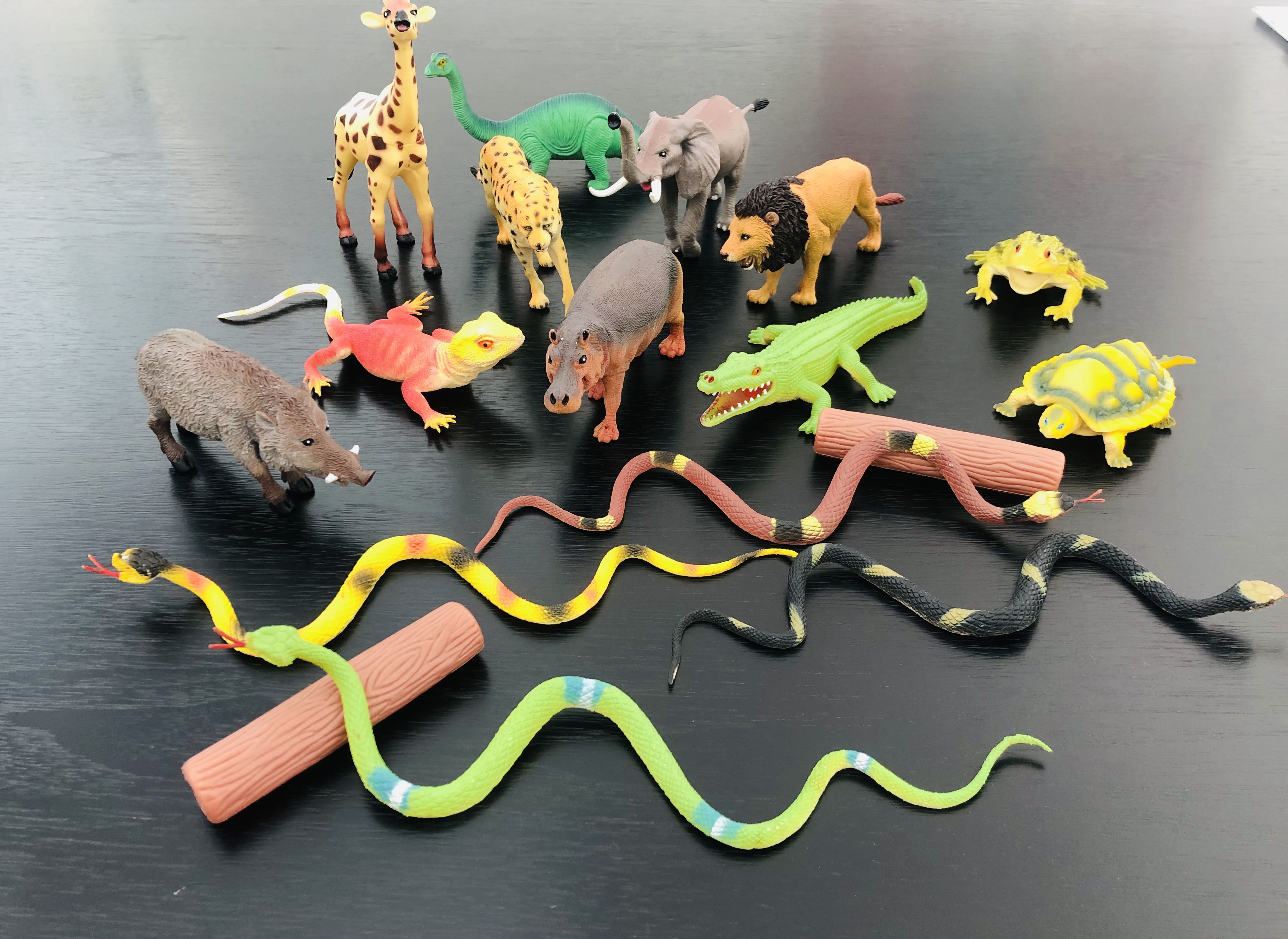 Set of 17 pieces zoo animals, reptiles and amphibians toy figurines