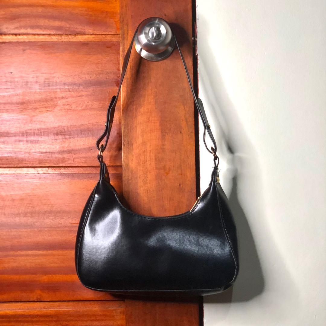 Shein chain shoulder bag, Women's Fashion, Bags & Wallets, Shoulder Bags on  Carousell