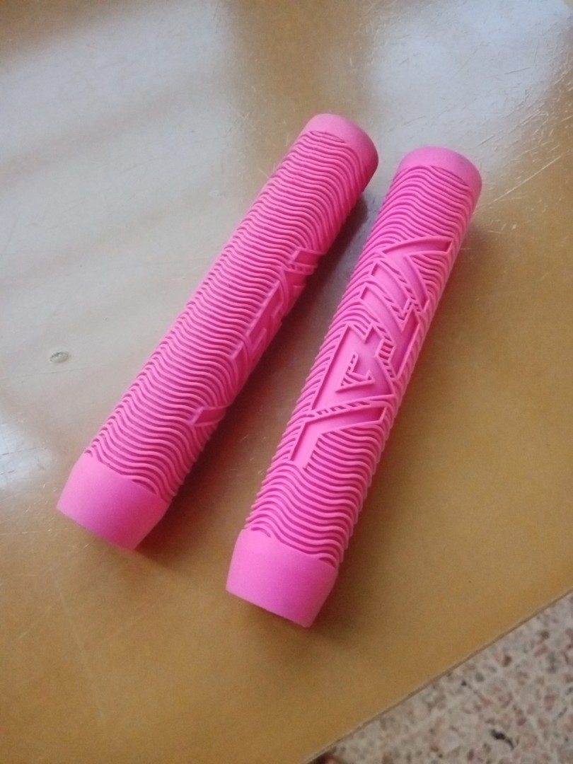 Stunt scooter grips, Sports Equipment, Sports & Games, Skates