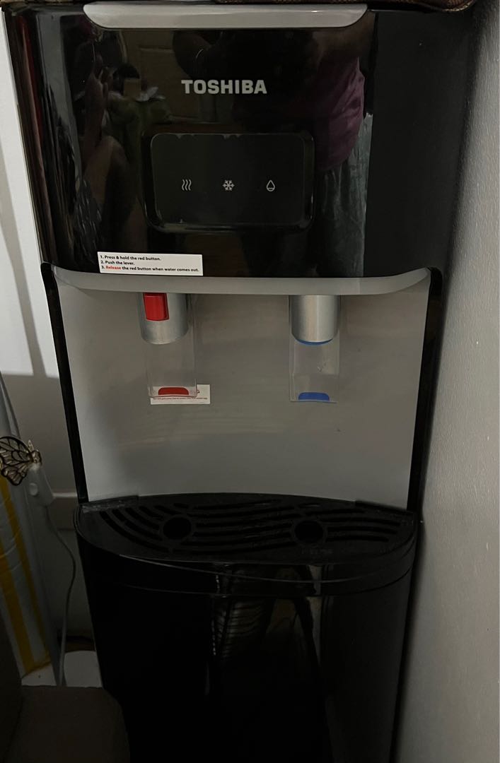Toshiba water dispenser bottom load, TV & Home Appliances, Kitchen