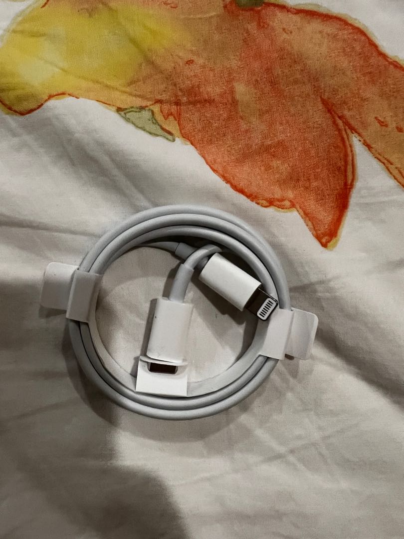 USBC to lightning cable, Mobile Phones & Gadgets, Mobile & Gadget