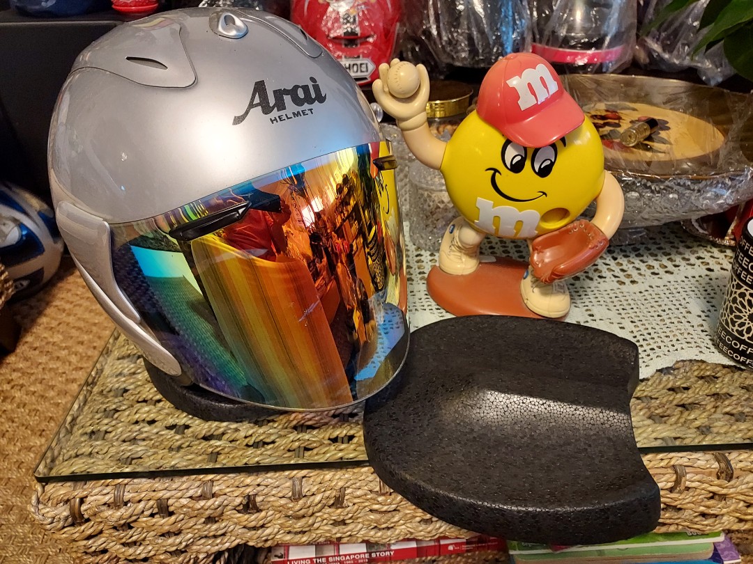 USED ARAI HELMET BASE FOR DISPLAY 