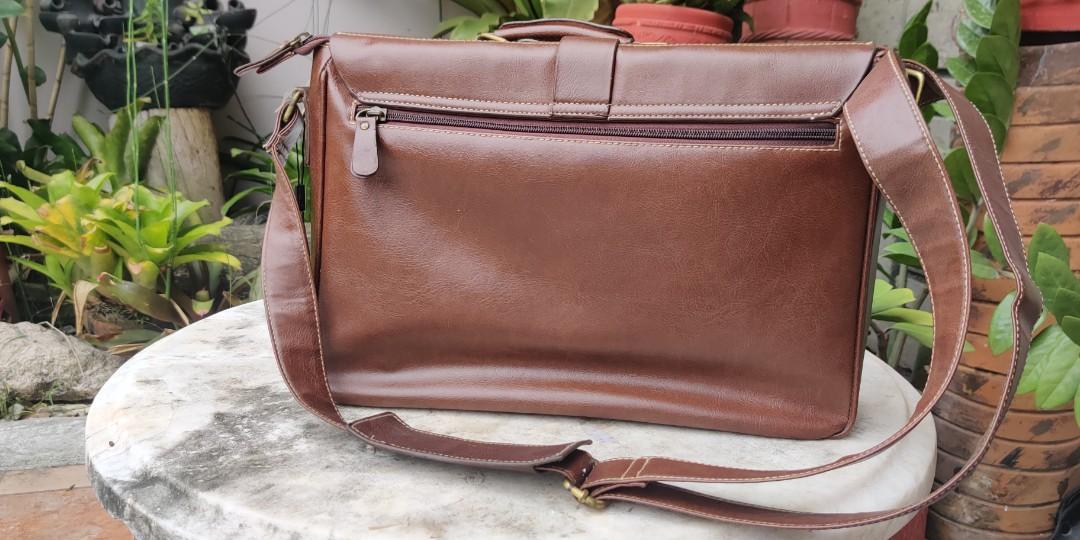 Vintage Bally Messenger/Laptop bag (Category: Luxury Bags & Wallets) located in Angeles City. Submitted by acasaje (Listing ID 1161498995, Image 2). Description: Great for office/school used, swiss-Italian leather a brand such as bally is know for that. by the way it's vintage, therefore it has history This was given to my as a gift, bought in Australia only issues is last two photos RFS: need cash.