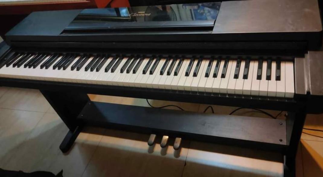 Yamaha Clavinova CLP560 Weighted 88Key Digital Piano, Hobbies & Toys