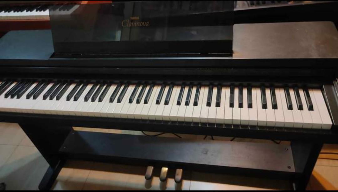 Yamaha Clavinova CLP560 Weighted 88Key Digital Piano, Hobbies & Toys