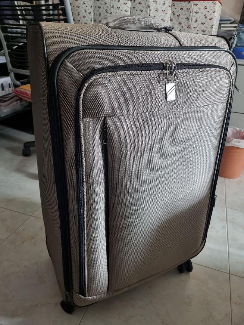 Daniel hechter luggage clearance