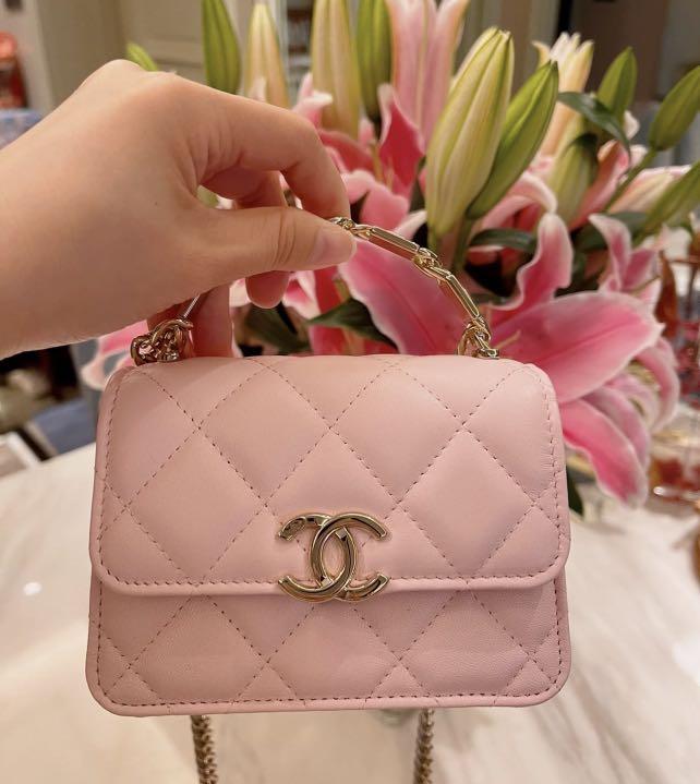 55 Deal ‼️ Chanel 22P Coco Clutch on Chain Mini Flap, Luxury, Bags &  Wallets on Carousell