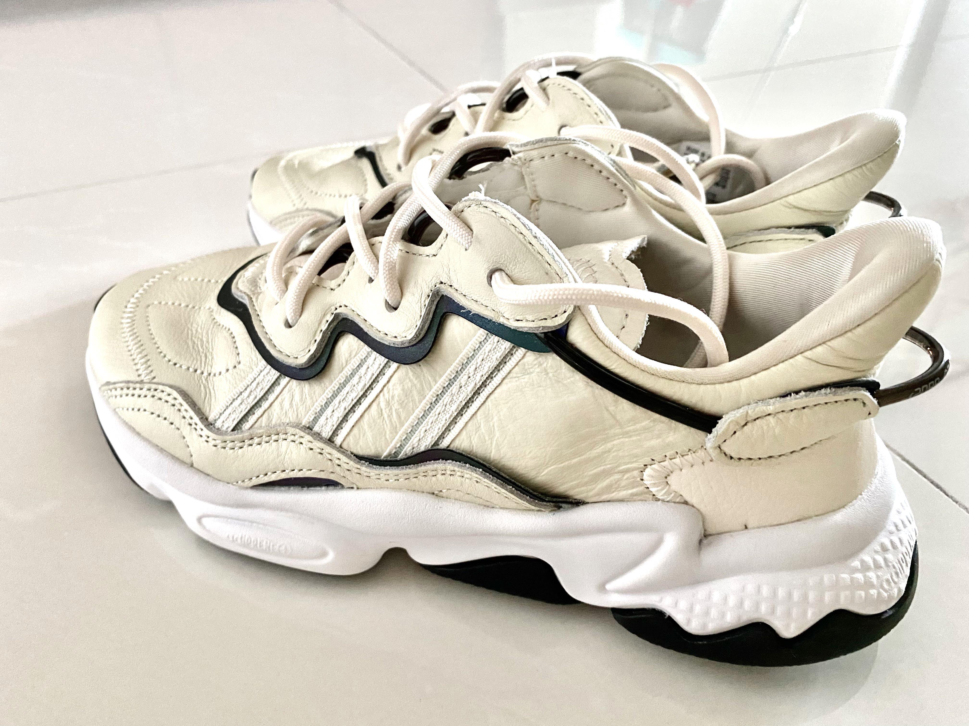 Adidas originals ozweego hotsell trainers in chalk