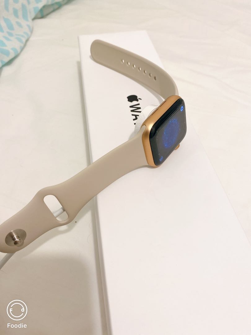 Apple Watch SE 40mm (GPS+LTE) 玫瑰金連錶帶, 手提電話, 智能穿戴裝置及智能手錶- Carousell