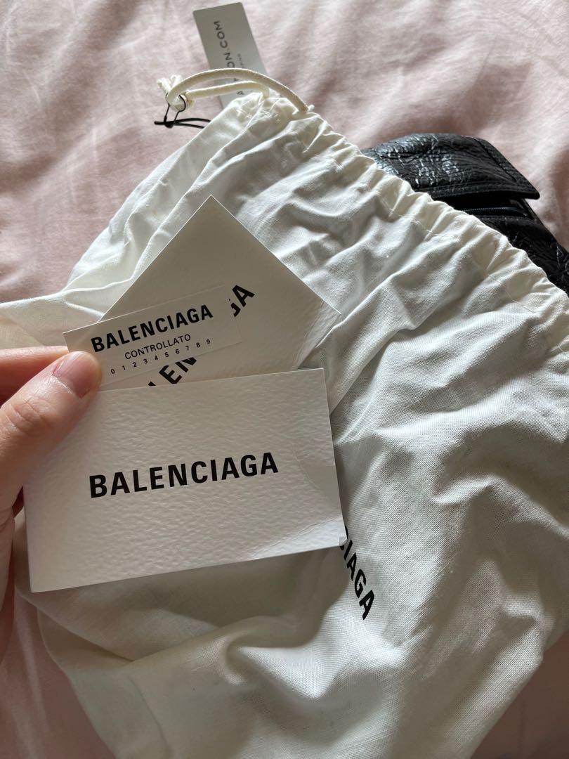 Balenciaga explorer logo-print leather pouch, 男裝, 袋, 腰袋、手提