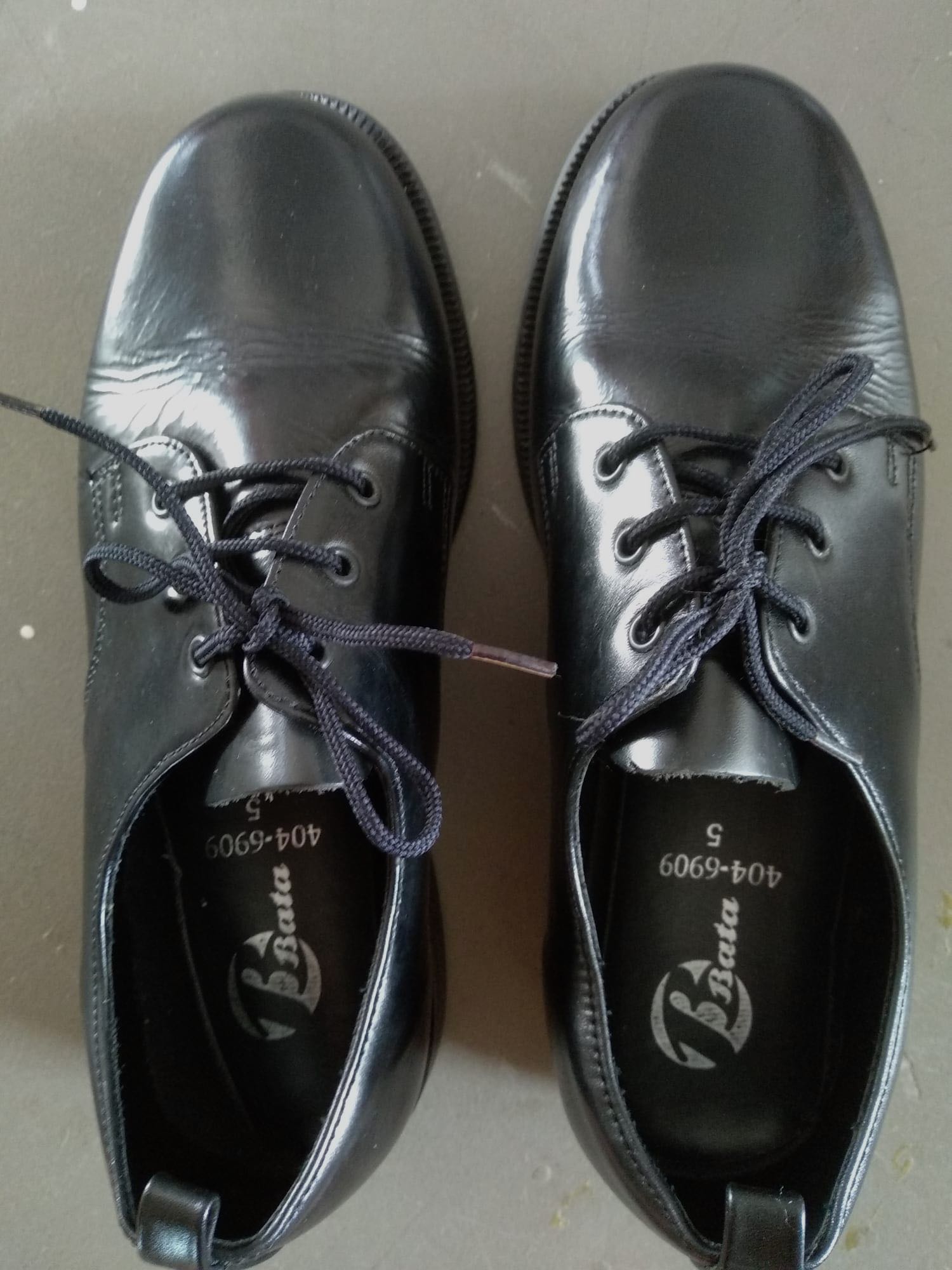 Bata boy size 5 Black dress shoes - great for formal or school concert ...