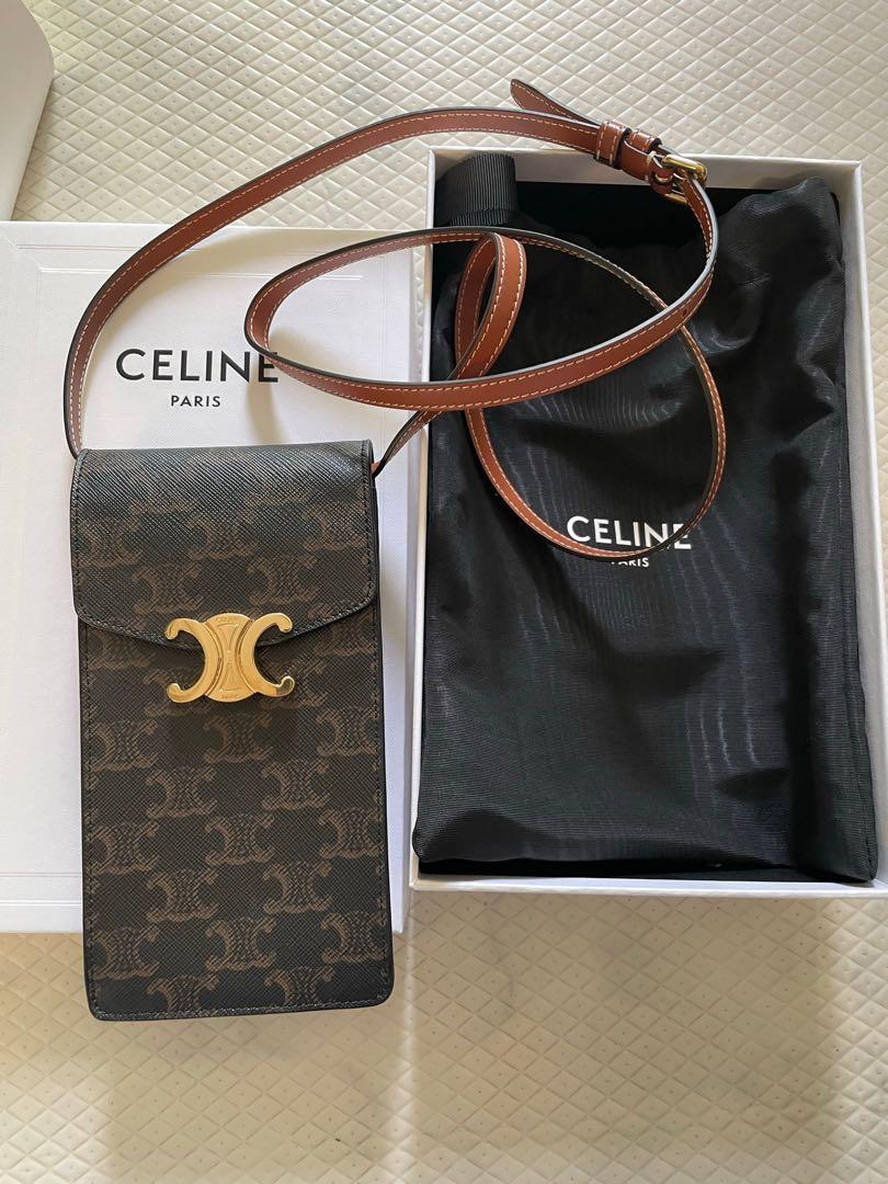 Celine Vertical Phone Pouch in Triomphe Canvas, 名牌, 手袋及銀包
