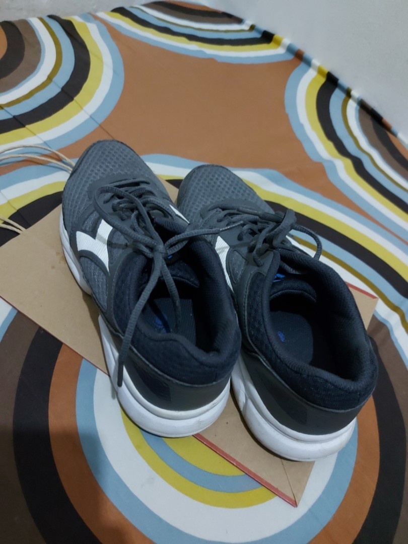 diadora running shoes