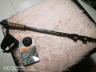 Discovery trekking pole 1400php