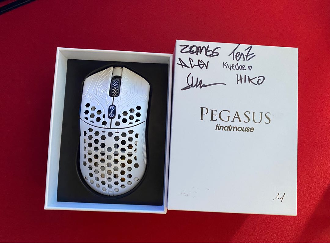 Finalmouse starlight 12 Pegasus M signed, 電腦＆科技, 電腦周邊及