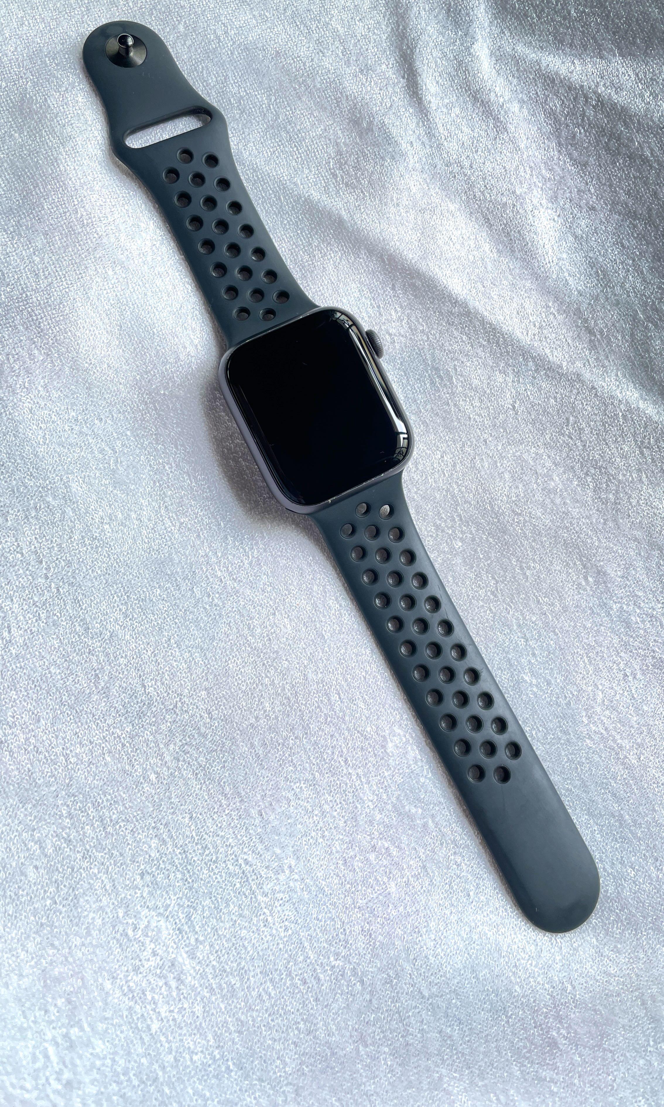 Apple watch series 4 bundle sales