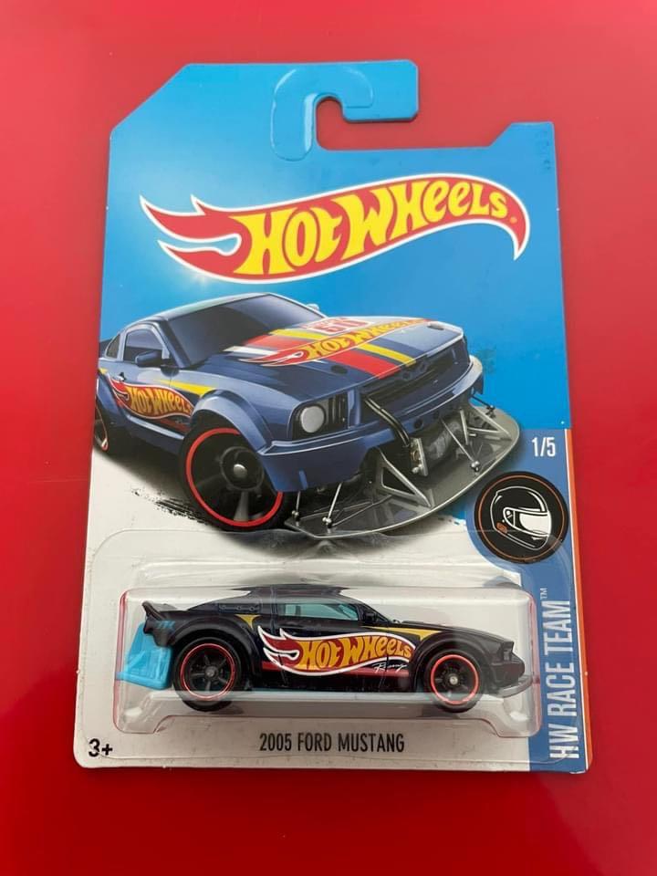 Hot wheels 2005 ford mustang hot sale treasure hunt