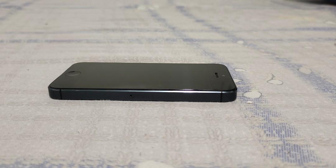 iPhone 5 (Category: Others) located in Cavite. Submitted by prced (Listing ID 1158509054, Image 3). Description: iphone 5 16gb issue: lcd.