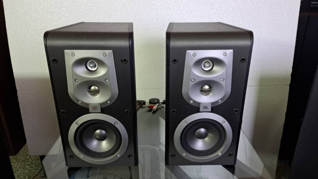 JBL ES20 3 Way Bookshelf Speakers Audio Soundbars Speakers