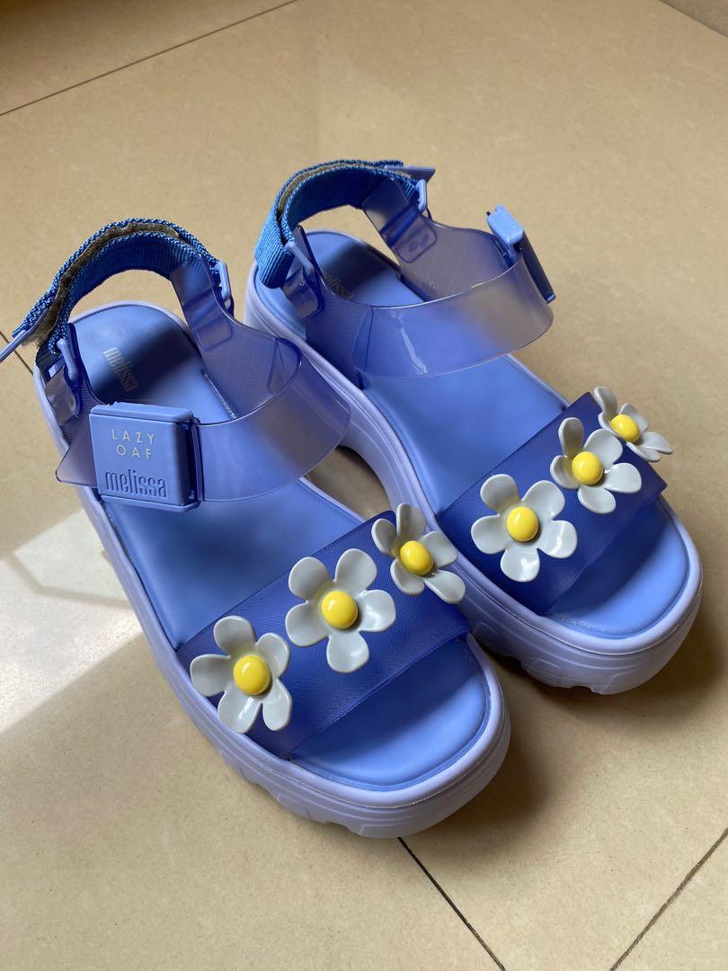 Daisy sandals top
