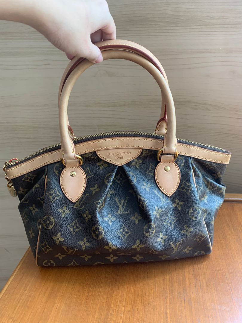 Authentic Louis Vuitton Classic Monogram Canvas Tivoli PM Handbag – Paris  Station Shop