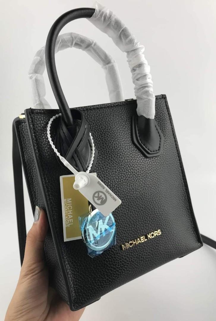 Michael Kors Mercer Extra Small Pebbled Leather Crossbody bag in Black