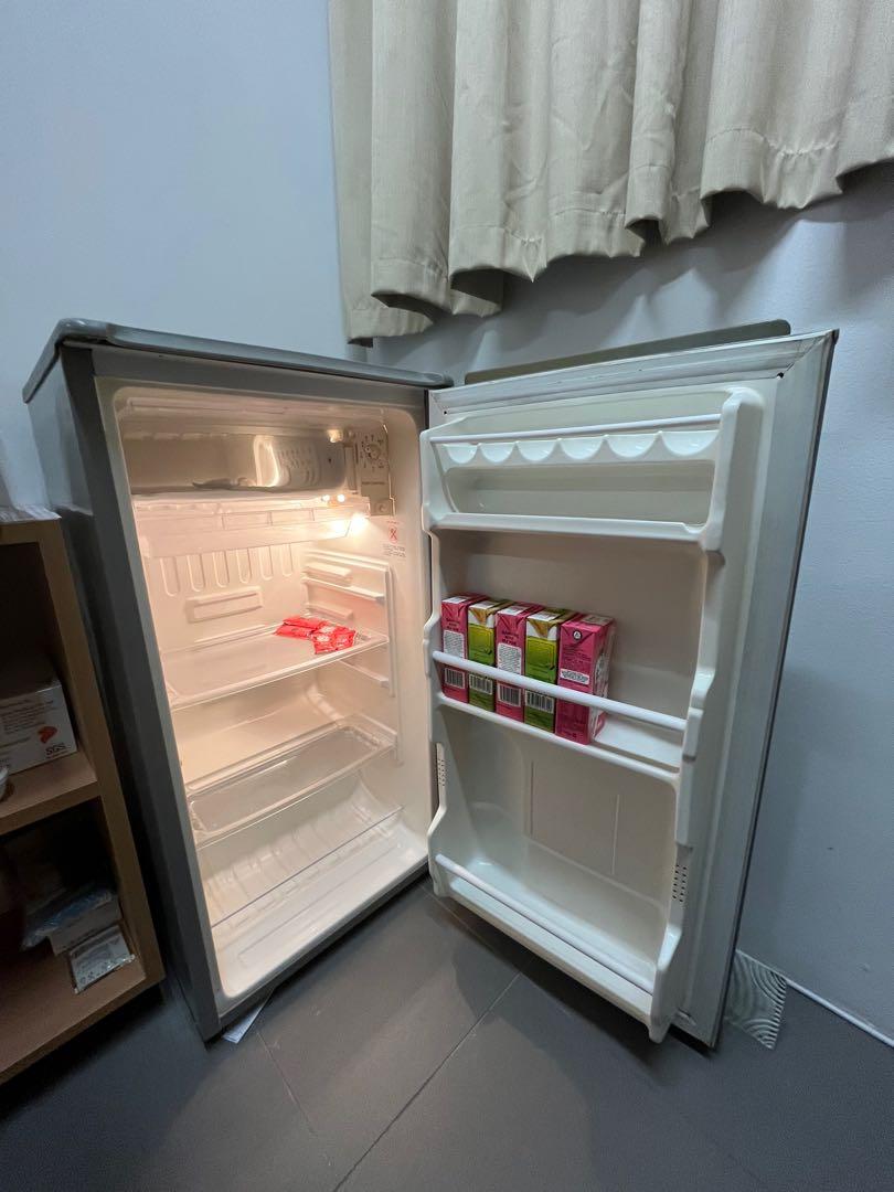sanyo fridge